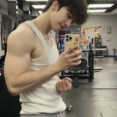 崔杰彤